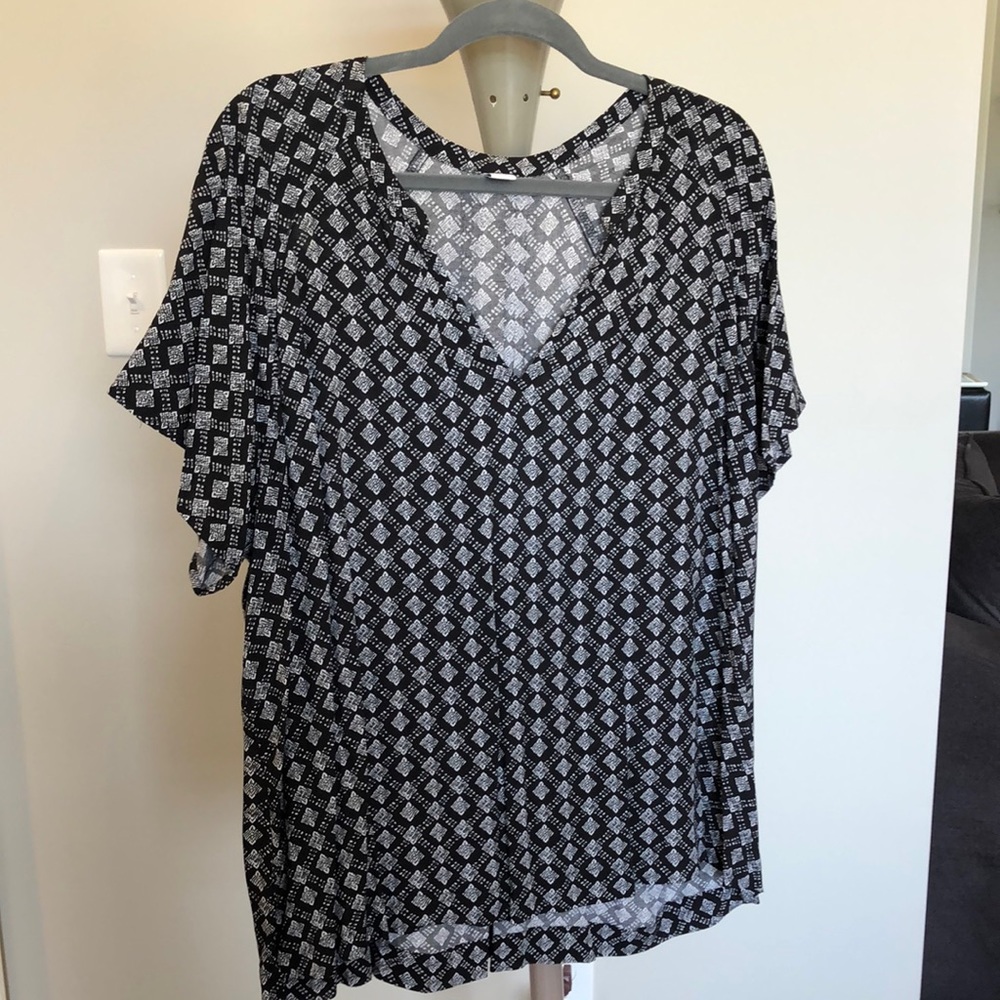 Old Navy vneck top